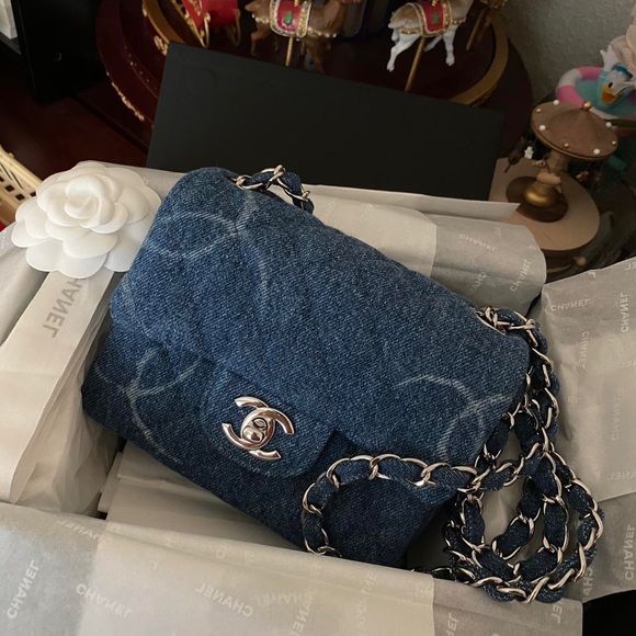 Chanel Mini Flap - Picture 1 of 4